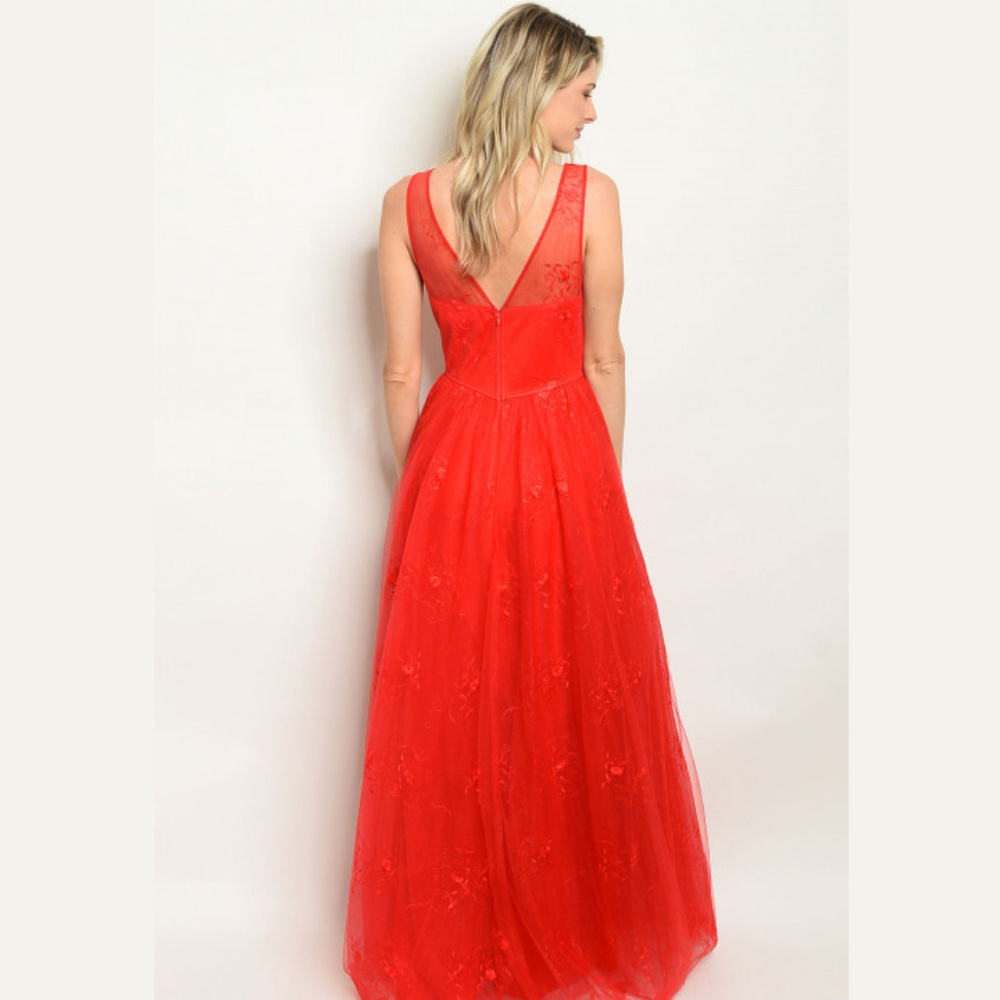 Sleeveless Red Plunge Neck Tulle Maxi Dress Gown - Picture 4 of 4